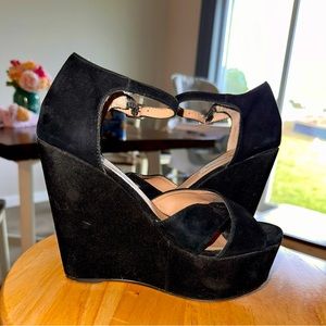 Steve Madden black platform wedge | size 6